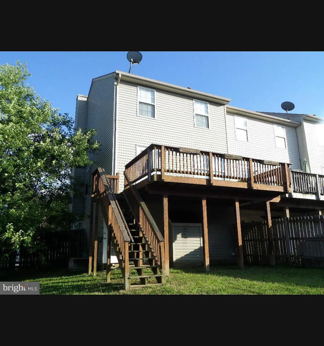 4 bed, 1850 sqft, $2,500 — Photo 1