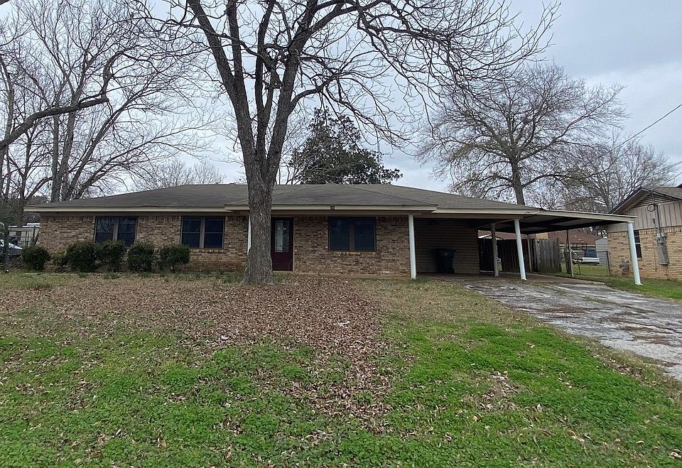 1st image of 215 Crest Dr
