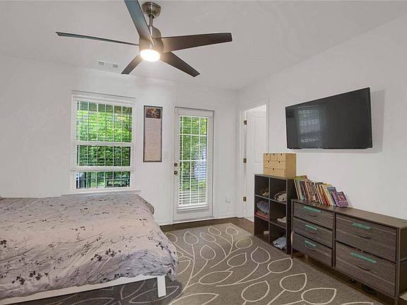 5th image of 859 Society Cir SW