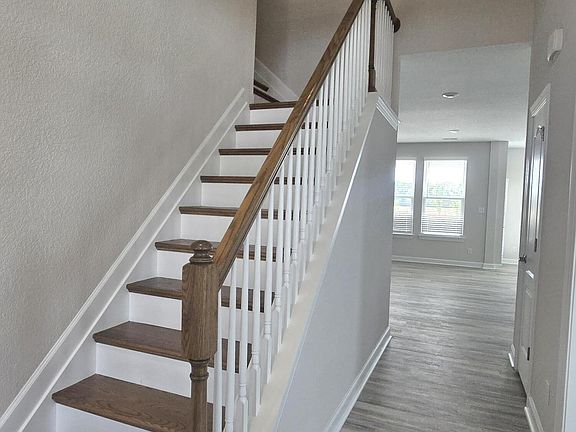 4th image of 415 Moorland Way