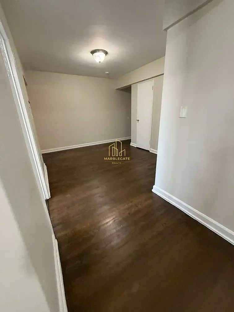 Building Photo - 103 Chancellor Ave #B366