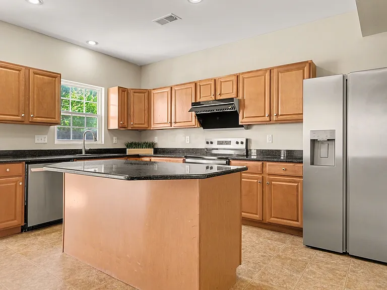 1042 Countess Ln — Photo 14