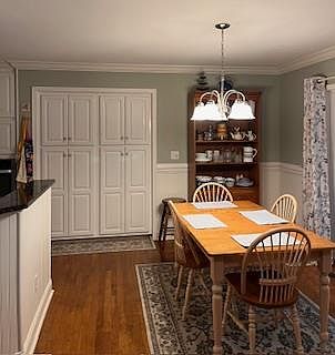 3rd image of 640 Country Club Ln