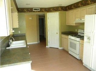 950 Shalimar Pointe Dr, Shalimar, FL 32579