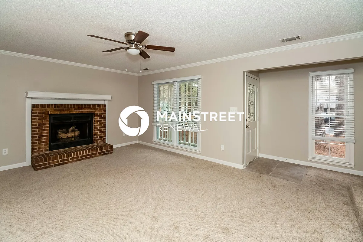 Living Room - 1071 Lost Ct