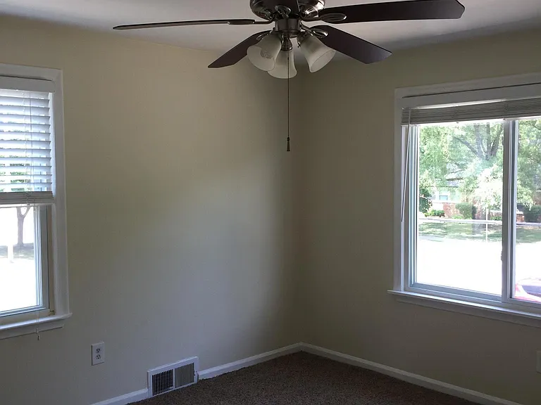 714 E Thirteen Mile Rd — Photo 10