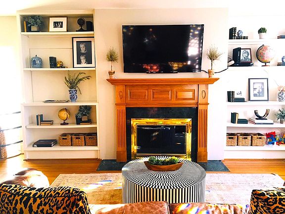 2nd image of 852 W Gunnison St #1