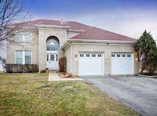 540 S Wynbrooke Rd, Romeoville, IL 60446