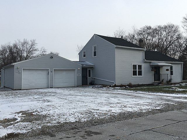 1st image of 822 W 10th St