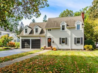 15 Shelwood Dr, Rochester, NY 14618