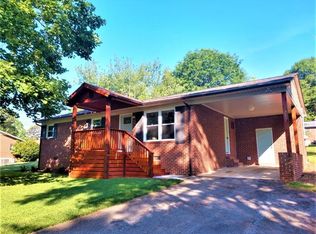 217 3rd Ave NE, Conover, NC 28613