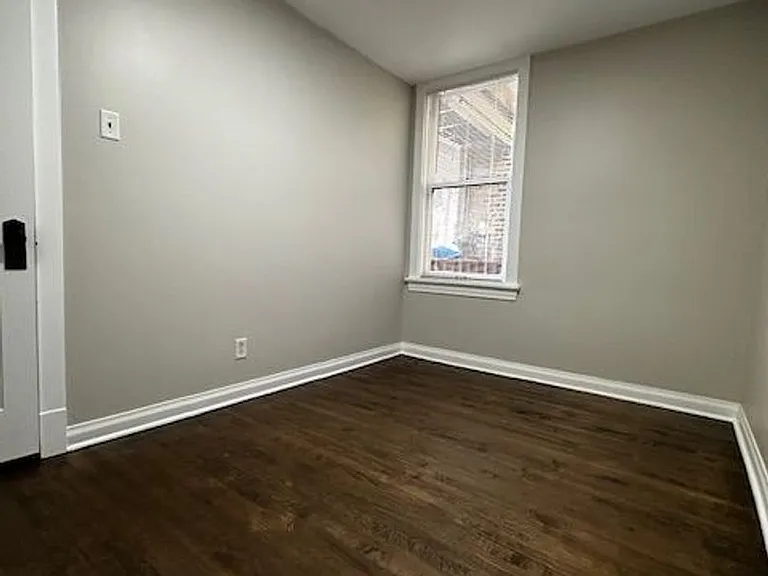 2650 N Springfield Ave — Photo 5