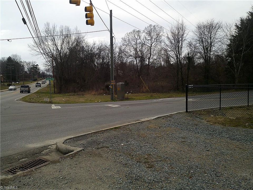 2nd image of 3 Linwood Rd