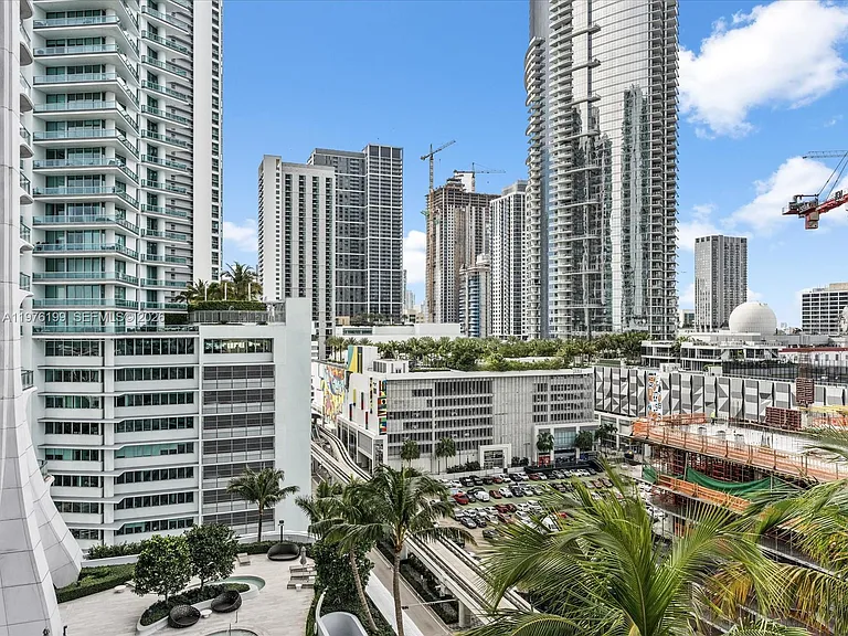 1040 Biscayne Blvd #1107 — Photo 38
