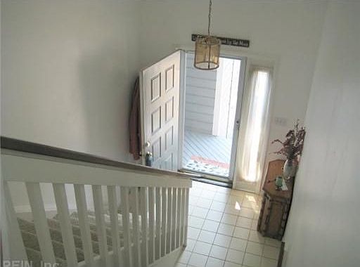 2nd image of 604 Glengarry Ct