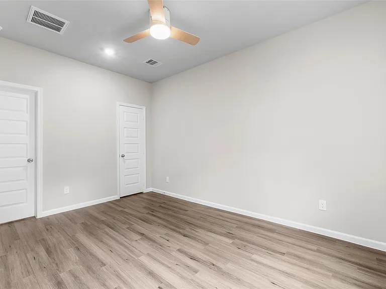8161 Tate St #B — Photo 7