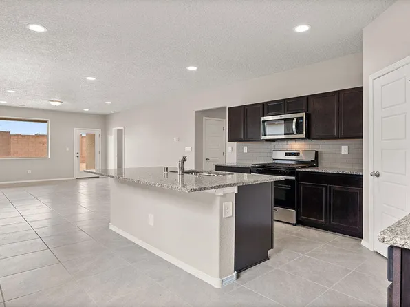 7 Tierra Dentro Ct, Los Lunas, NM 87031