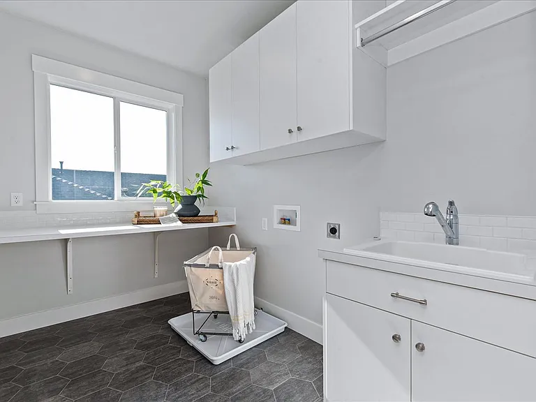 5111 W Canaston St — Photo 24
