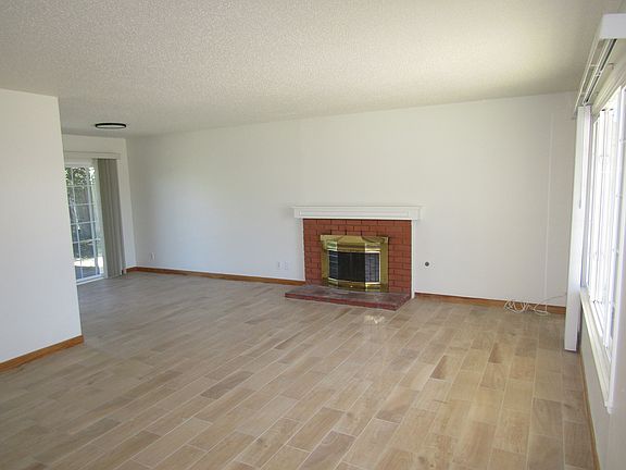 3rd image of 4019 Rigel Ave