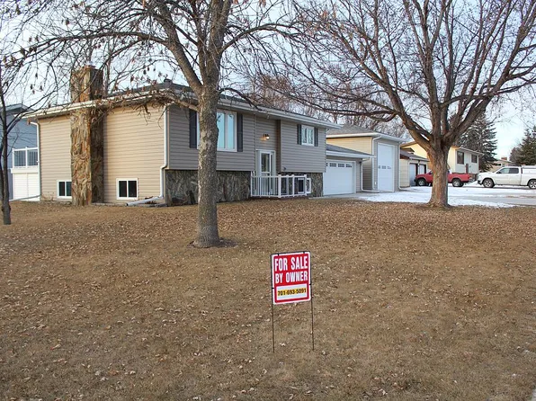 524 16th St NE, Jamestown, ND 58401