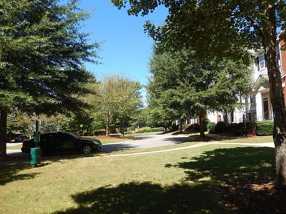 5th image of 132 Weatherstone Square Dr