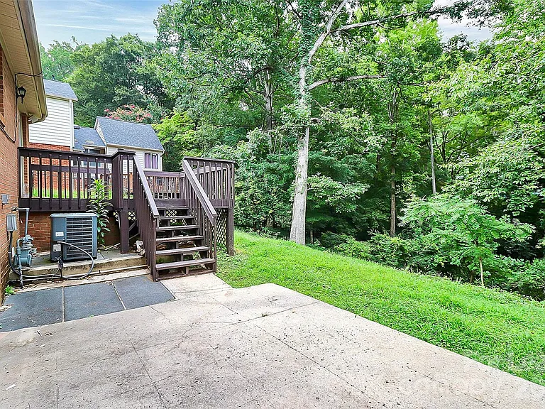 6133 Colchester Pl — Photo 7