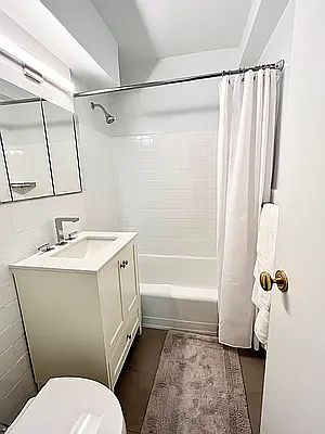 5th image of 345 E 54th St APT 6A