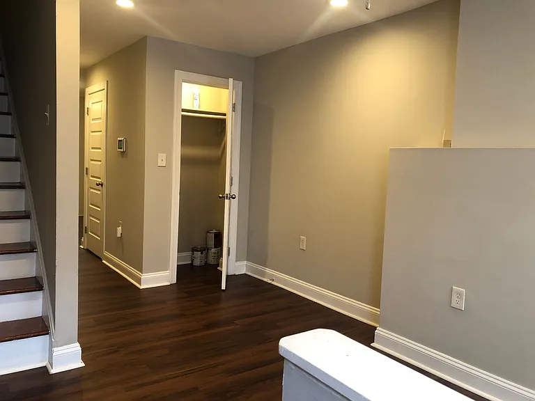 227 N Rose St — Photo 21