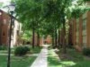 4460 Greenwich Ct APT A12, Saint Louis, MO 63108