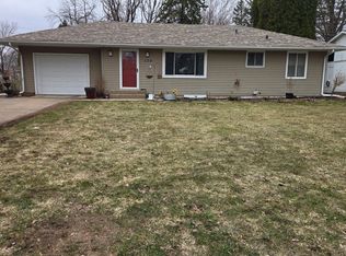 120 Oakwood Rd, Apple Valley, MN 55124