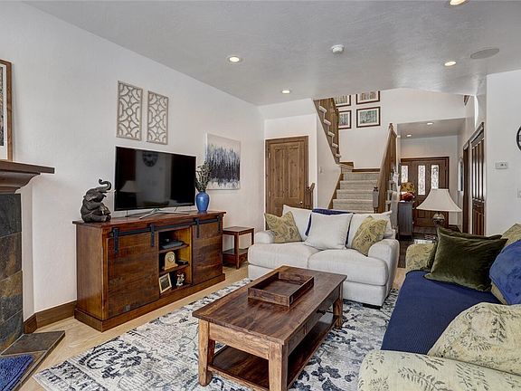 3rd image of 23 Linden Lane UNIT 23