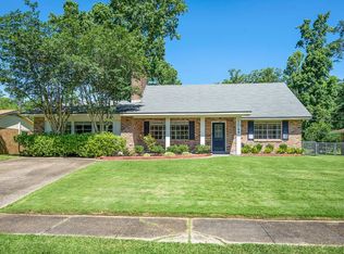1069 Seyburn Dr, Baton Rouge, LA 70808