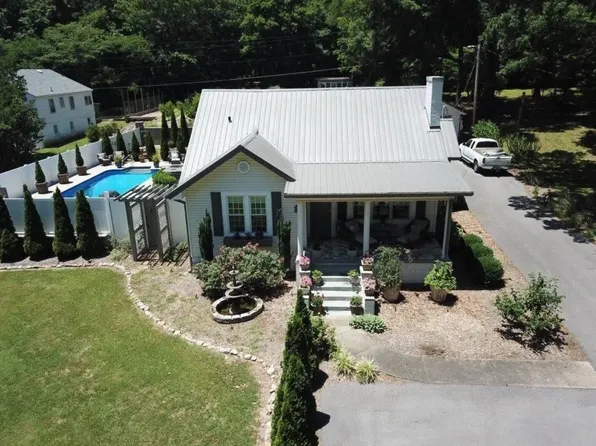 2104 Gault Ave S, Fort Payne, AL 35967