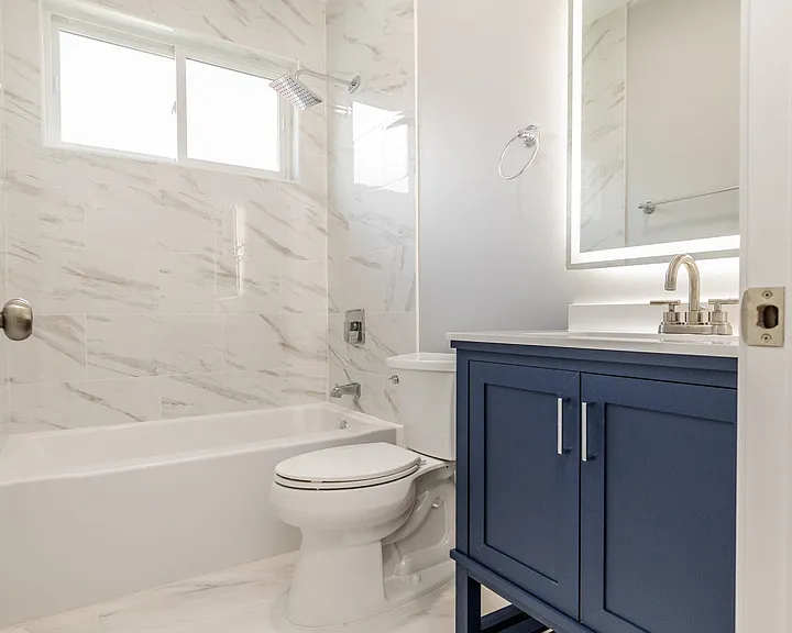 725 N Waller Ave #1 — Photo 7