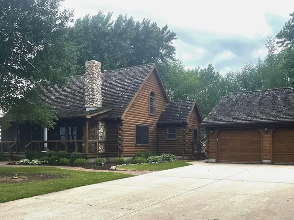147 12th Ave NE, Sioux Center, IA 51250