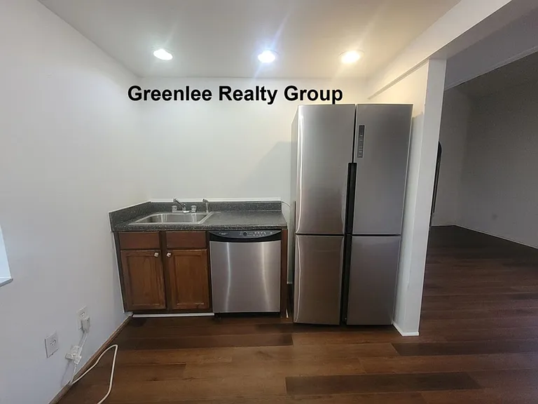 2142 Bradford St #325 — Photo 7