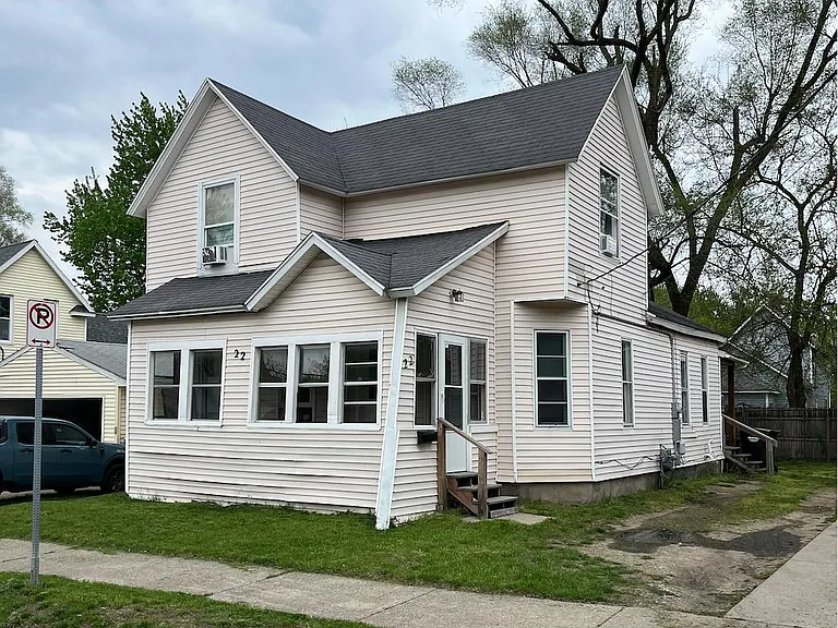 22 Holland Ave NE — Photo 1
