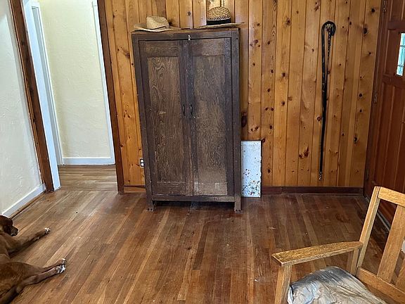 2nd image of 704 N Silver St