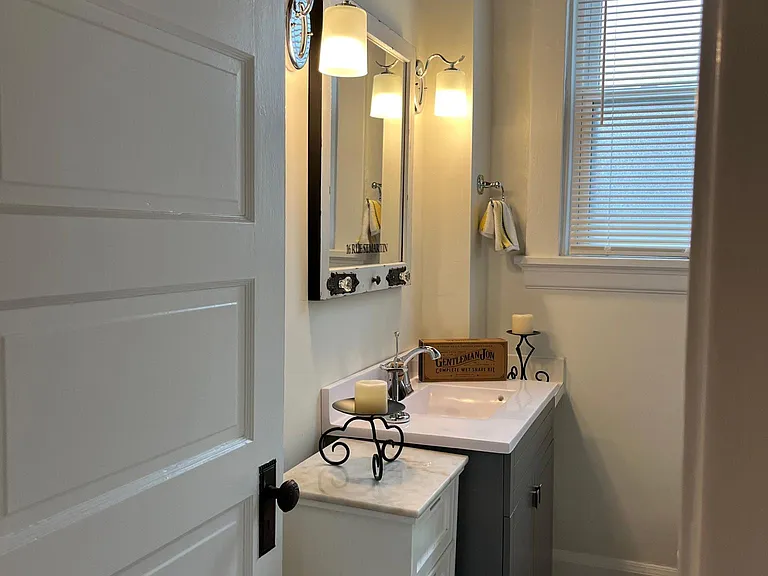 3633 Besuden Ct #1 — Photo 14