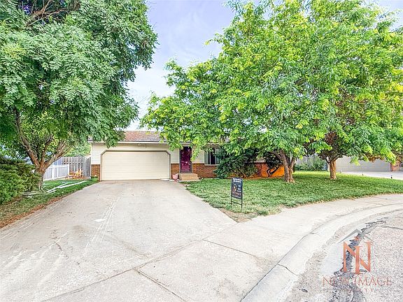 2nd image of 2921 Loraine Pl