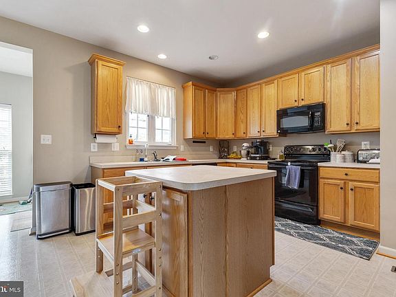 5th image of 14 Popes Creek Ln