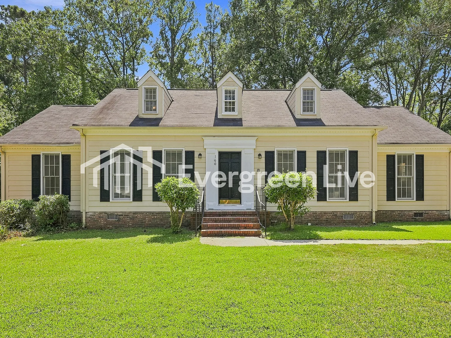 4 bed, 3.0 bath, 2207 sqft, $1,895 — Photo 1