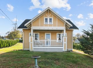 270 Sprague St, Portsmouth, RI 02871