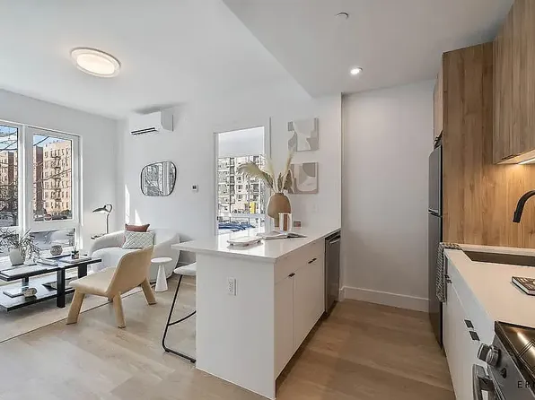 80 Linden Boulevard image 1 of 14