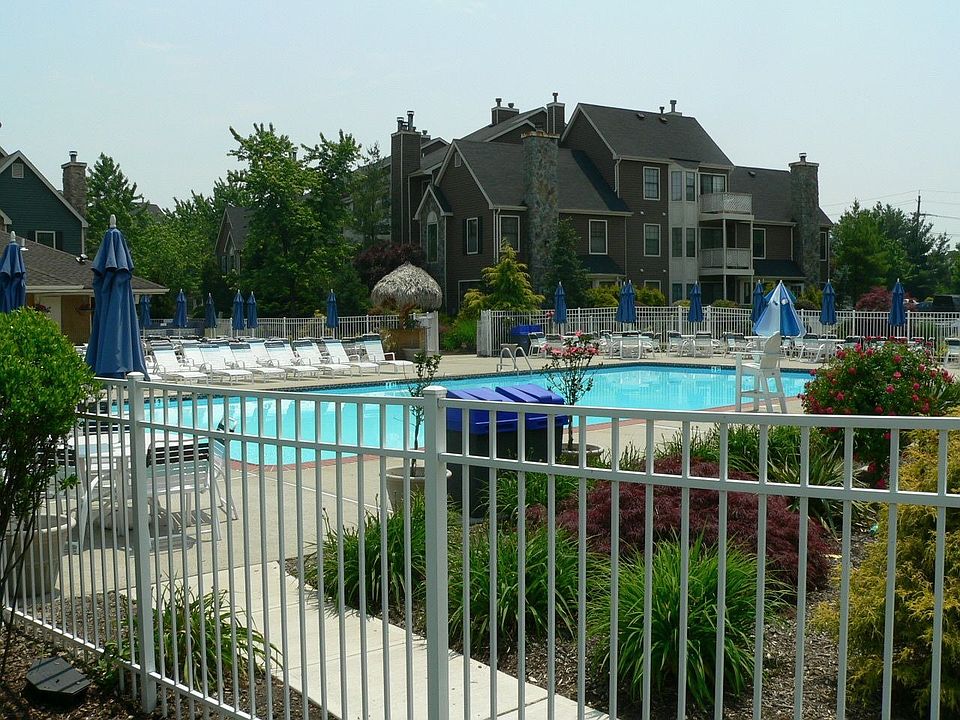 2nd image of 403 Carhart Ct