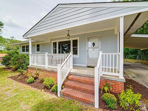 3rd image of 139 Rosemary Ln
