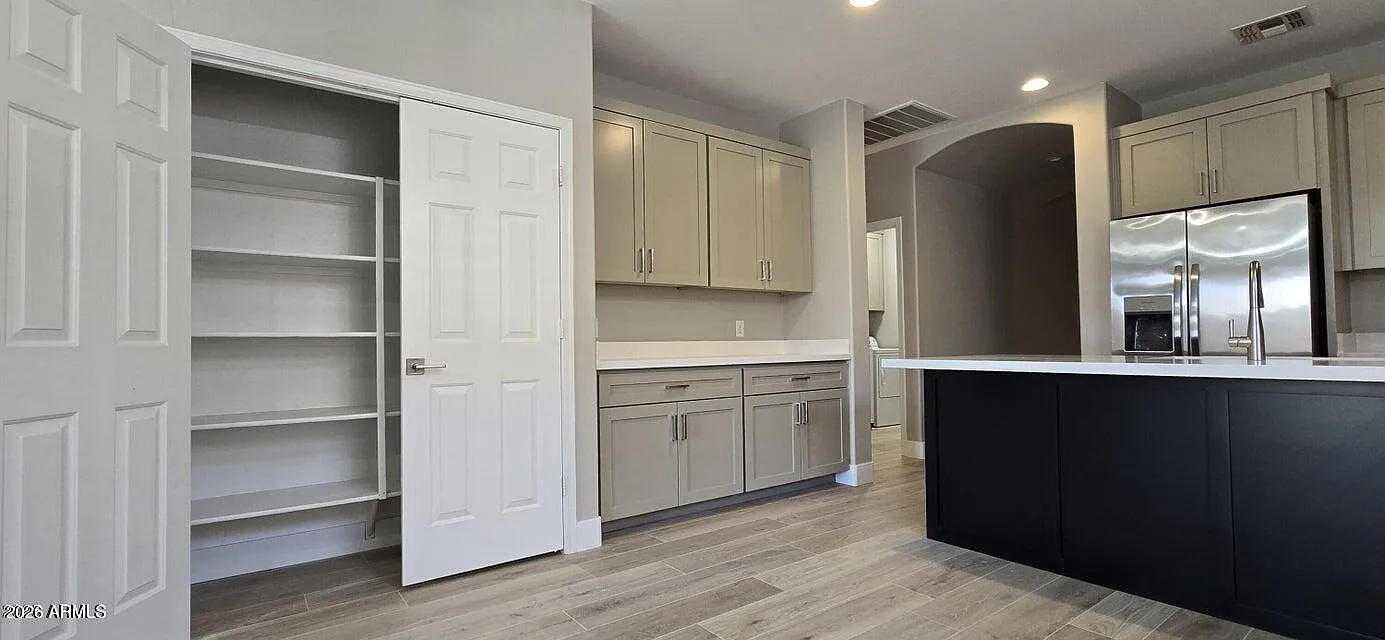 4 bed, 2.0 bath, 1818 sqft, $2,150 — Photo 3