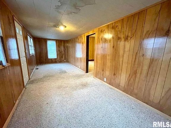 3rd image of 728 W Parish St