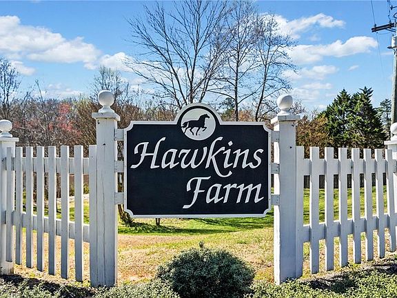 4th image of 228 Hawkins Farm Cir