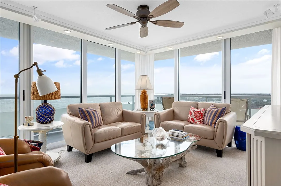 2 bed, 1112 sqft, $5,500 — Photo 3
